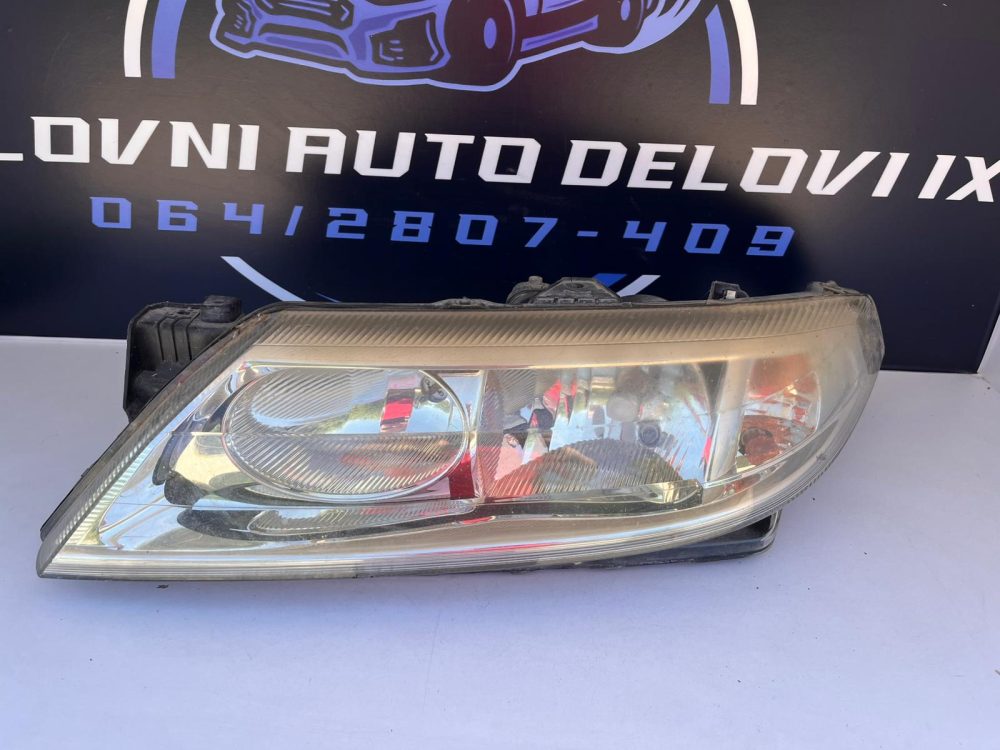 Far levi Renault Laguna 2 2000-2005 17 4 Far levi Renault Laguna 2 2000-2005 - Slika 1