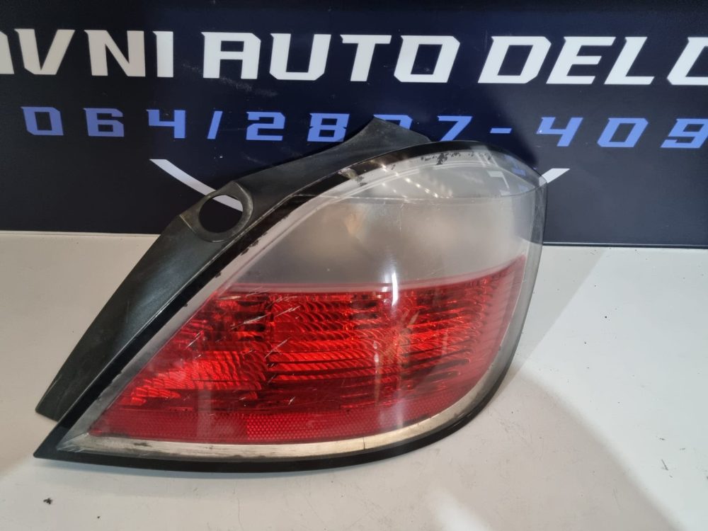 Desni štop hecbek Opel Astra H 5vr 2004-2010 4 Desni štop hecbek Opel Astra H 5vr 2004-2010 - Slika 1